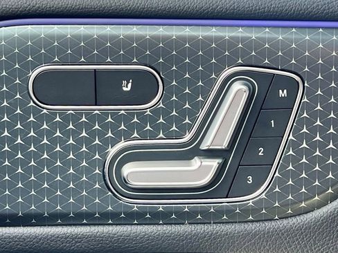 Certified 2025 Mercedes-Benz GLB 250 4MATIC image 22