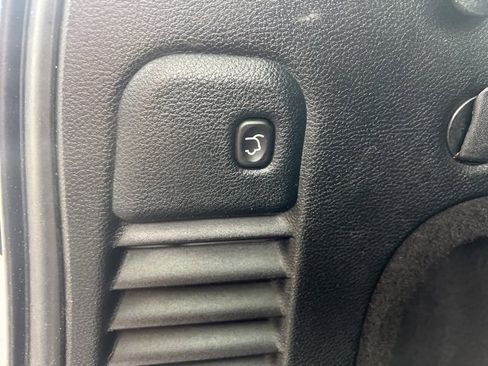 Used 2019 Jeep Grand Cherokee Altitude image 15