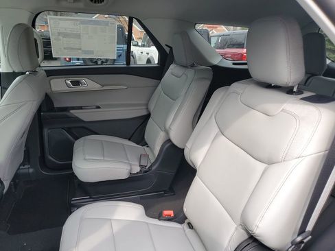 New 2026 Ford Explorer Active image 27