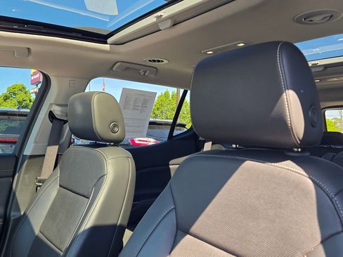 Used 2023 GMC Acadia SLT w/ Preferred Package AWD/4WD image 38