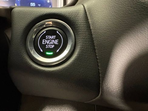 Used 2023 Chevrolet Suburban Premier image 32