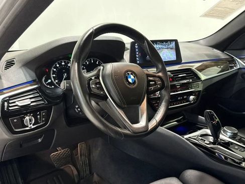 Used 2018 BMW 530i w/ Premium Package RWD image 13