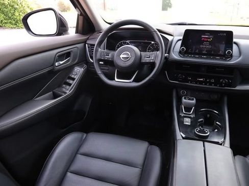 Certified 2023 Nissan Rogue SV w/ SV Premium B Package AWD/4WD image 24