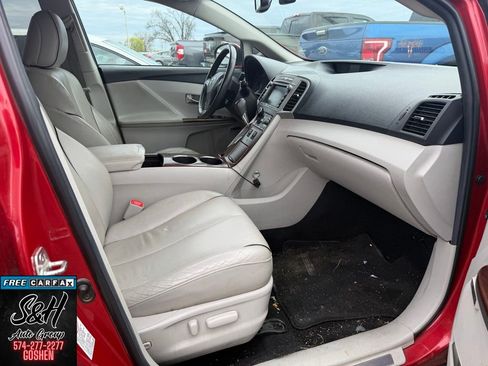 Used 2011 Toyota Venza AWD w/ Premium Pkg #2 image 9