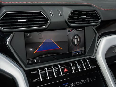 Used 2019 Lamborghini Urus image 31