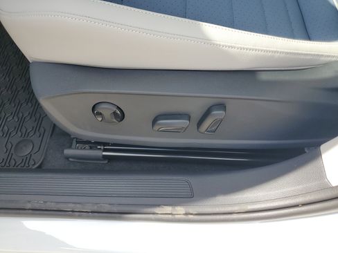 New 2025 Volkswagen Jetta SE image 16