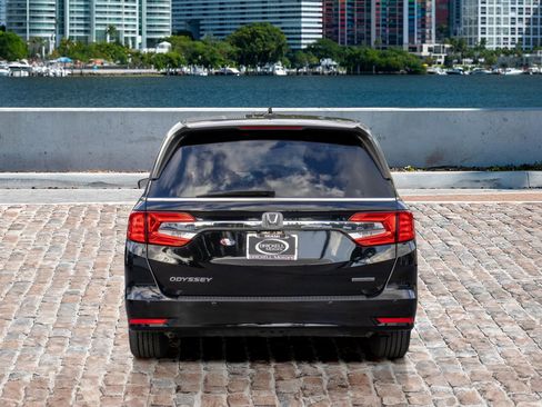 Certified 2018 Honda Odyssey Touring image 6