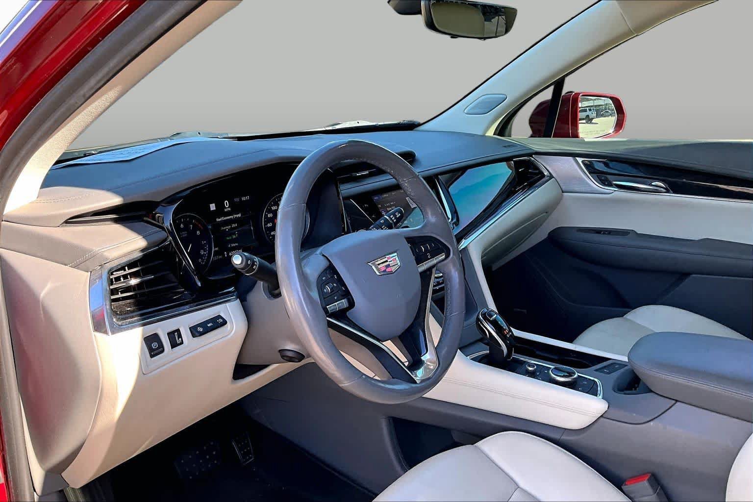 Used 2020 Cadillac XT6 Premium Luxury FWD image 17