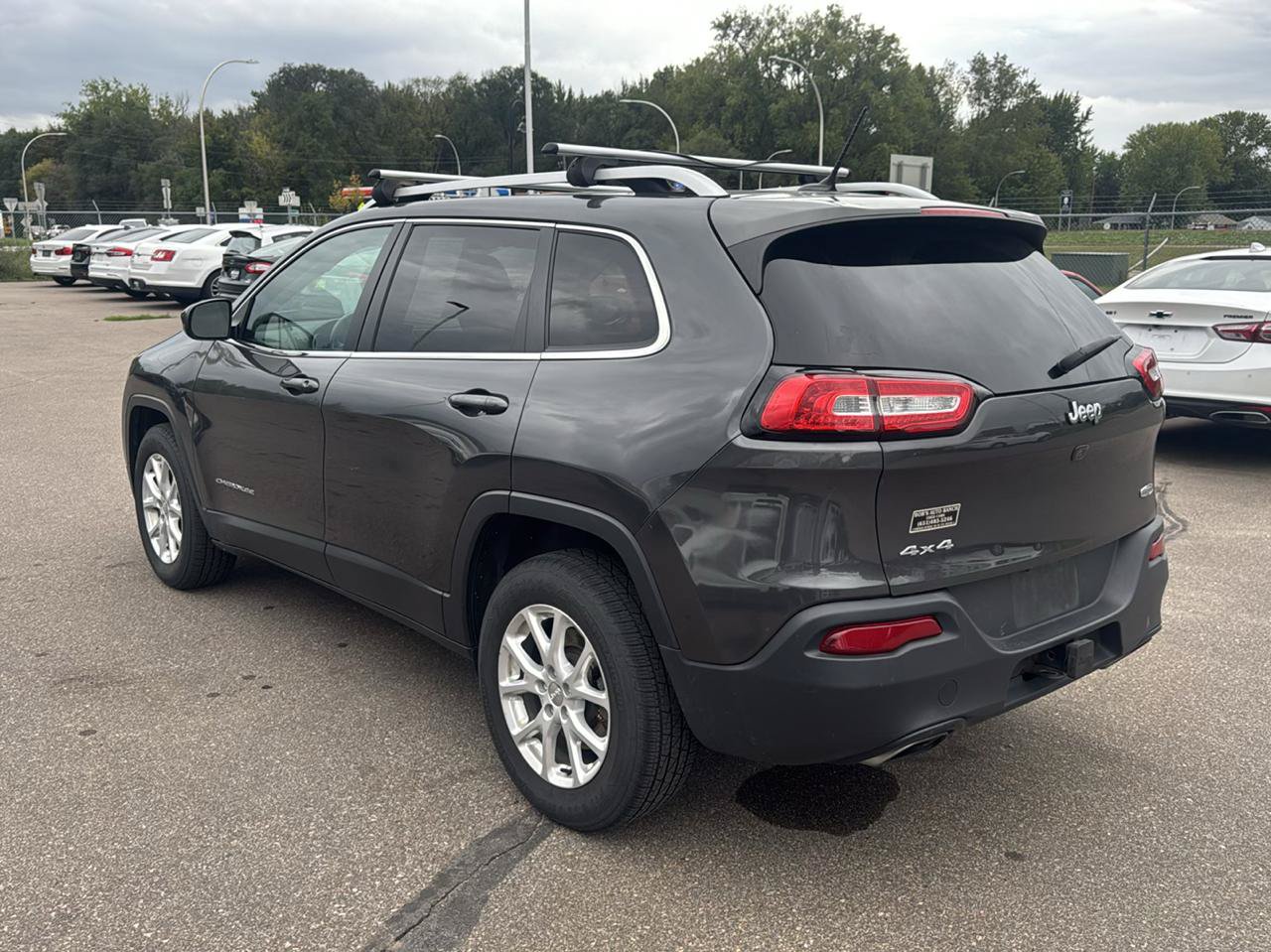 Used 2015 Jeep Cherokee Latitude w/ Cold Weather Group AWD/4WD image 7