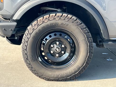 Used 2022 Ford Bronco Black Diamond image 27