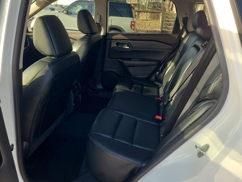 Used 2023 Nissan Rogue SL w/ SL Premium Package image 13