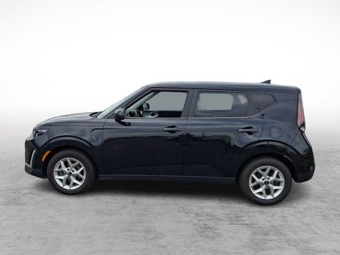 Used 2023 Kia Soul LX w/ Option Group 015 FWD image 2