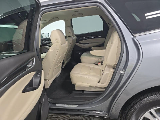 Used 2019 Buick Enclave Essence AWD/4WD image 2