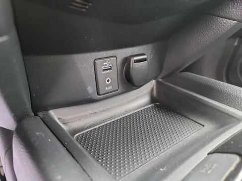 Used 2017 Nissan Rogue SV AWD/4WD image 25