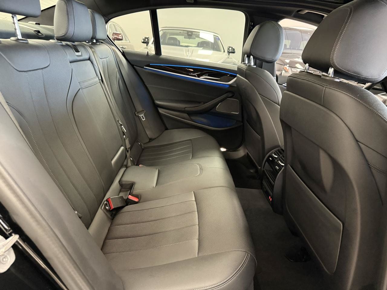 Used 2023 BMW 530e w/ Premium Package RWD image 23