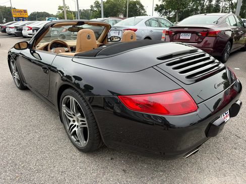 Used 2005 Porsche 911 Carrera RWD image 11
