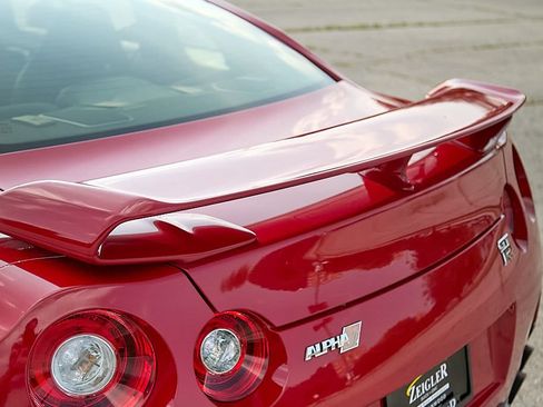 Used 2016 Nissan GT-R Premium AWD/4WD image 21