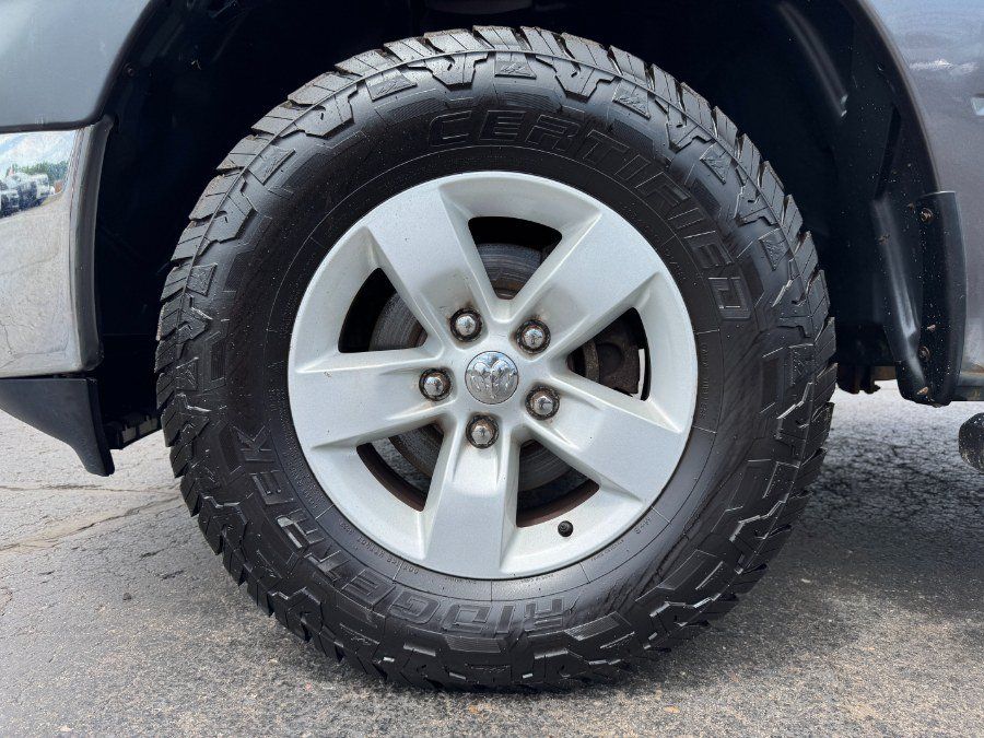 Used 2017 RAM 1500 ST w/ SXT Appearance Group AWD/4WD image 13
