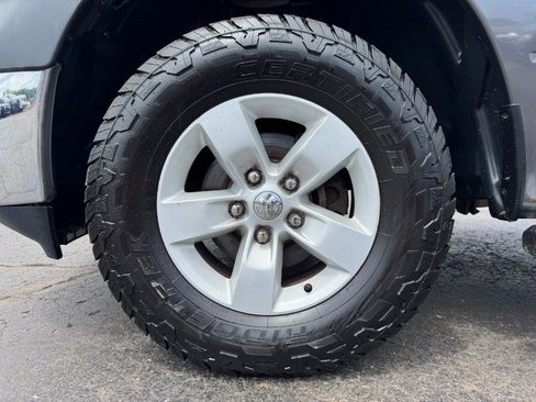 Used 2017 RAM 1500 ST w/ SXT Appearance Group AWD/4WD image 13