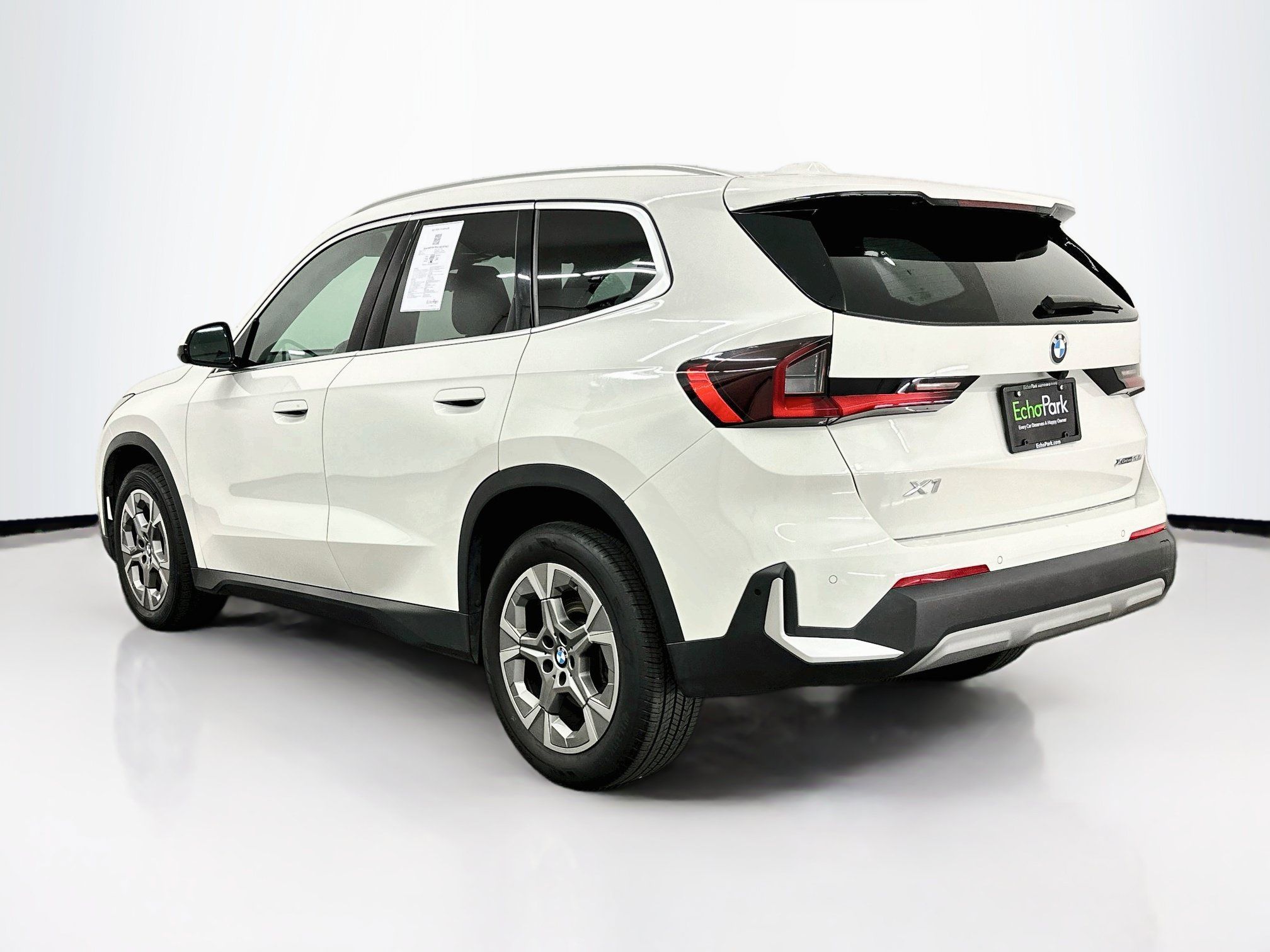 Used 2023 BMW X1 xDrive28i AWD/4WD image 5