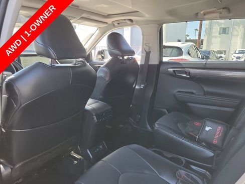 Used 2023 Toyota Highlander Limited AWD/4WD image 18