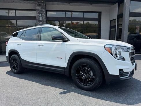Used 2023 GMC Terrain AT4 AWD/4WD image 11