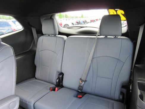 Used 2024 Buick Enclave Essence w/ Sport Touring Edition image 35