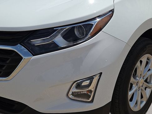 Used 2021 Chevrolet Equinox LS w/ LS Convenience Package FWD image 9