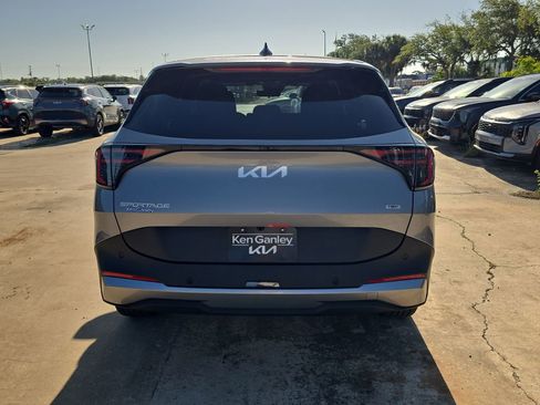 New 2026 Kia Sportage LX FWD image 7