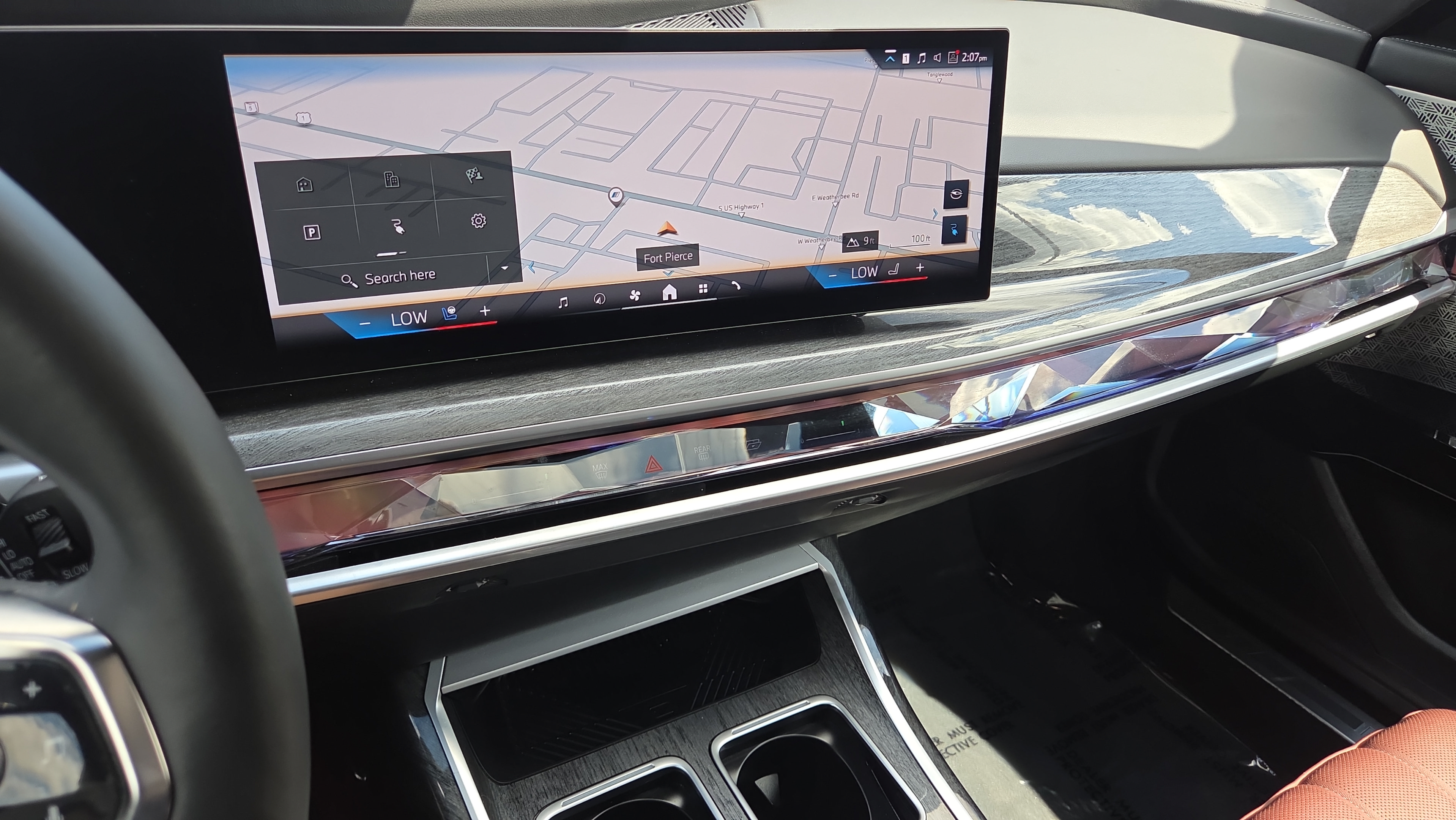 Certified 2023 BMW i7 xDrive60 AWD/4WD image 25