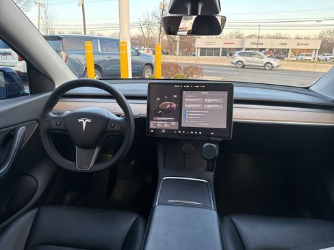 Used 2021 Tesla Model Y Long Range image 35