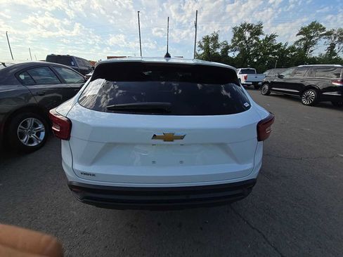 Used 2026 Chevrolet Trax LS FWD image 14