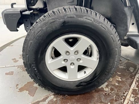 Used 2012 Jeep Wrangler Sport AWD/4WD image 24