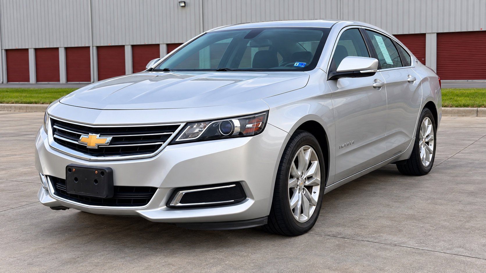 Used 2017 Chevrolet Impala LT FWD image 1