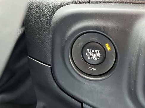 Used 2018 Jeep Wrangler Unlimited Sport S image 31