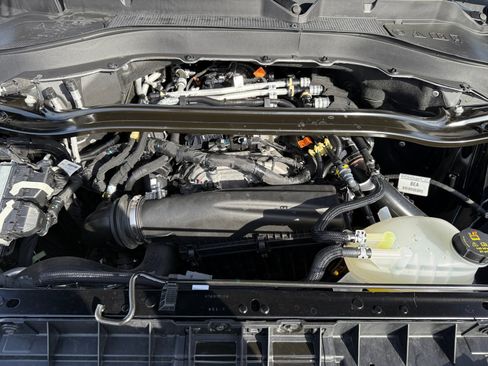 Certified 2025 Ford Explorer Platinum w/ LUX Leather Package image 21