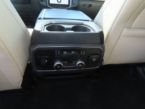 Used 2022 Ford Expedition Platinum RWD image 23