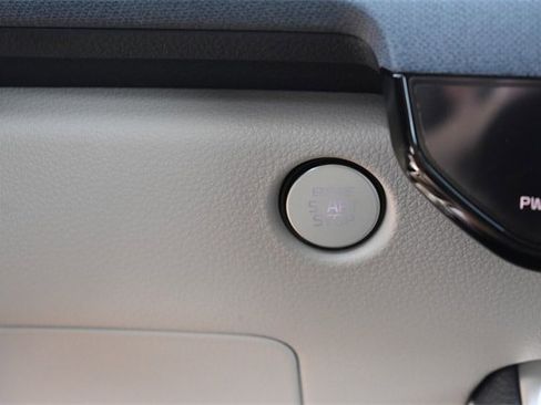 New 2026 Kia Carnival EX image 31