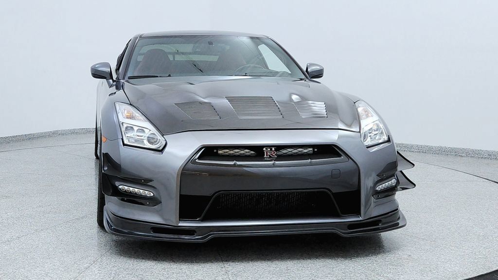 Used 2015 Nissan GT-R Premium AWD/4WD image 8