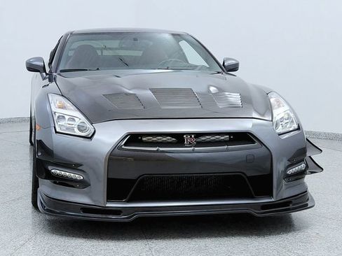 Used 2015 Nissan GT-R Premium AWD/4WD image 8