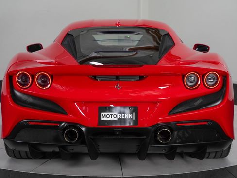 Used 2022 Ferrari F8 Tributo RWD image 8