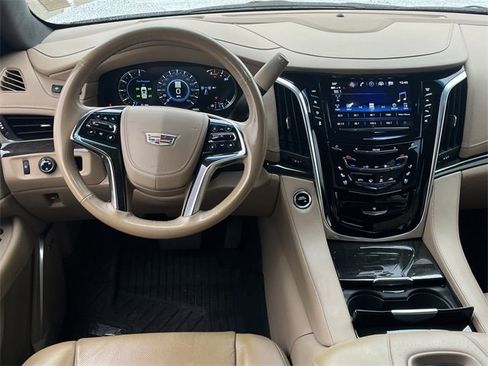 Used 2020 Cadillac Escalade Platinum image 12