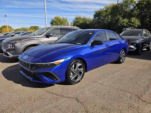 Certified 2025 Hyundai Elantra Sport image 5