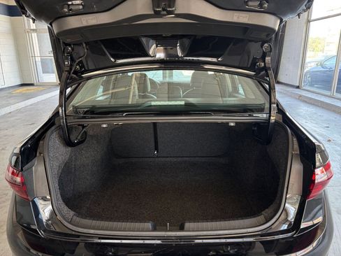 Used 2025 Volkswagen Jetta SE image 29