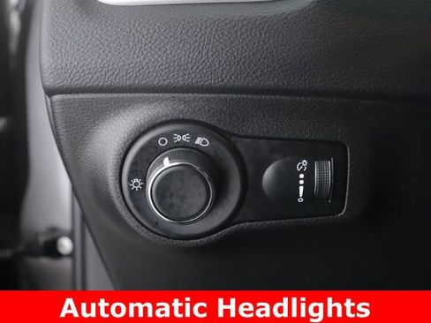 Used 2019 Jeep Compass Sport w/ Cold Weather Group AWD/4WD image 18