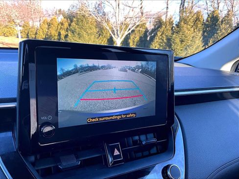 Used 2023 Toyota Corolla Cross LE image 19