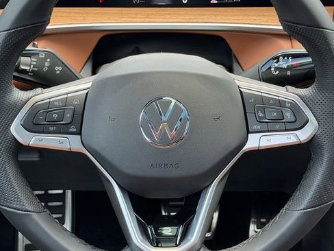Used 2025 Volkswagen Tiguan SEL R-Line AWD/4WD image 14