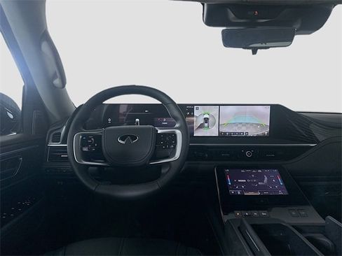 Used 2025 INFINITI QX80 Sensory image 17