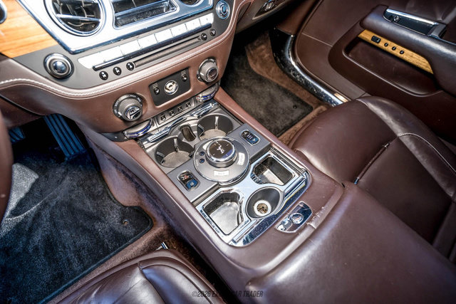 Used 2016 Rolls-Royce Wraith RWD image 28