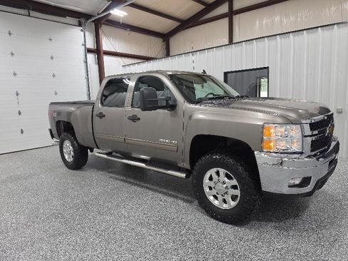 Used 2013 Chevrolet Silverado 2500 LT w/ Interior Plus Package AWD/4WD image 8